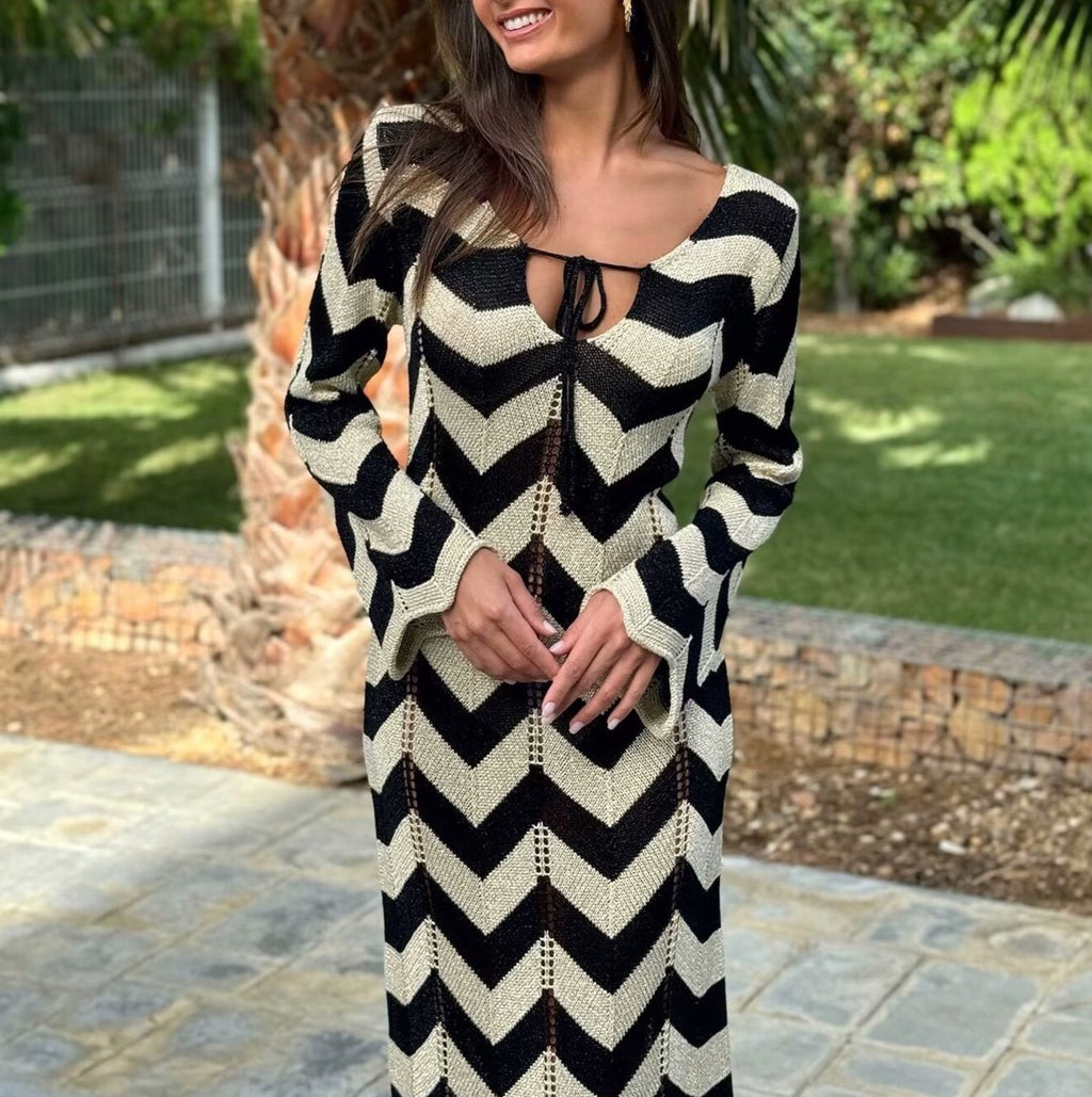 Zigzag Knit Keyhole Long Sleeve Midi Dress - Black - 4