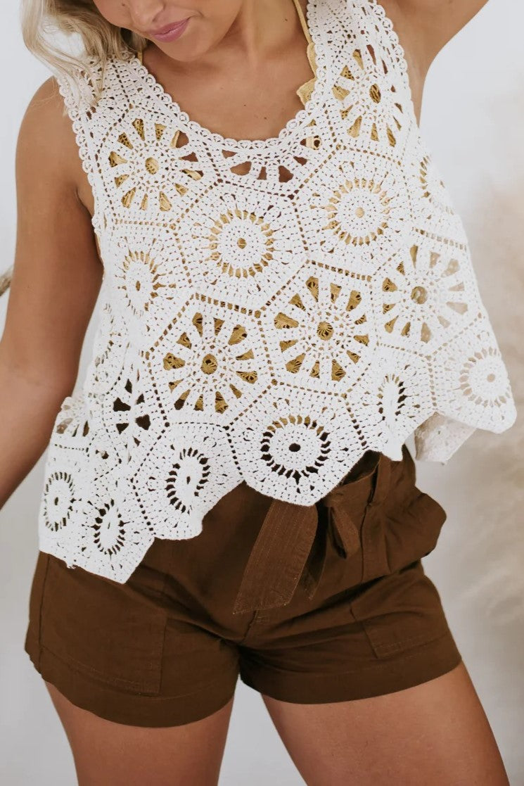 Crochet Lace Scalloped Hem Tank Top - White