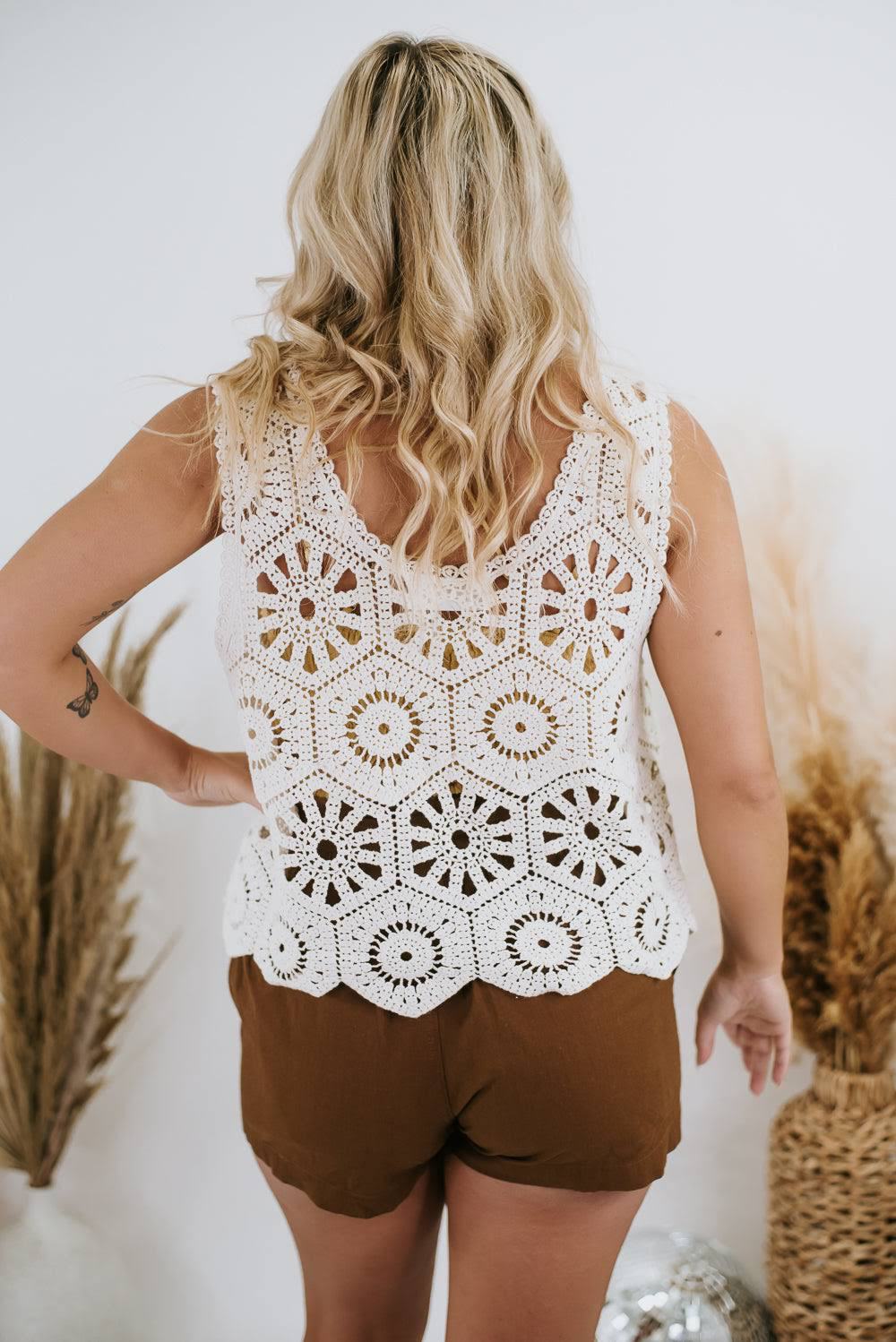Crochet Lace Scalloped Hem Tank Top - White - 4