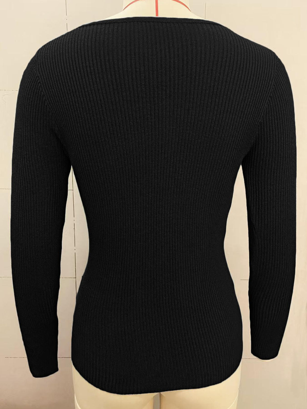 Scalloped V Neck Ribbed Fitted Top - Black - 1
