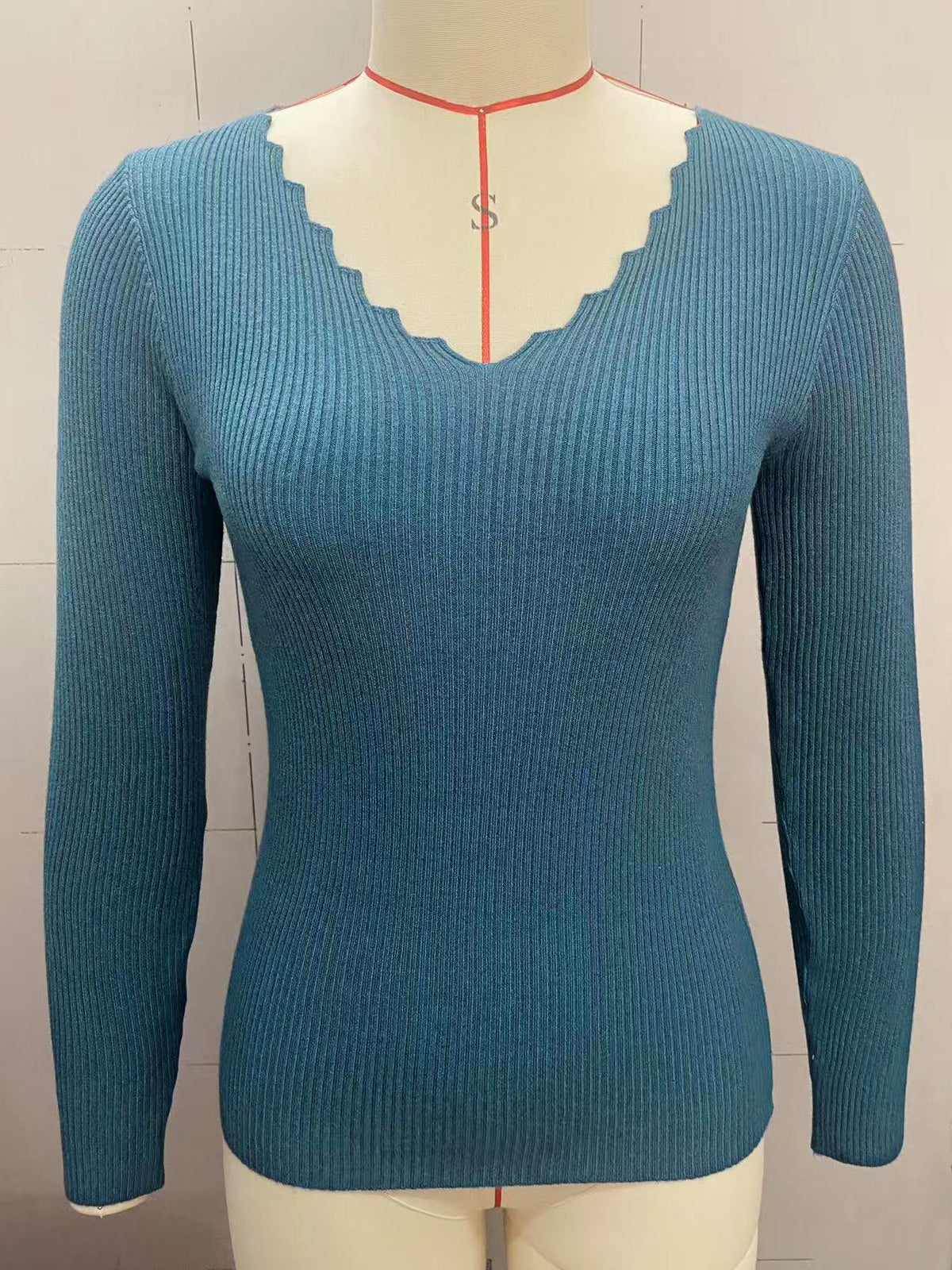 Scalloped V Neck Ribbed Fitted Top - Blue - 1
