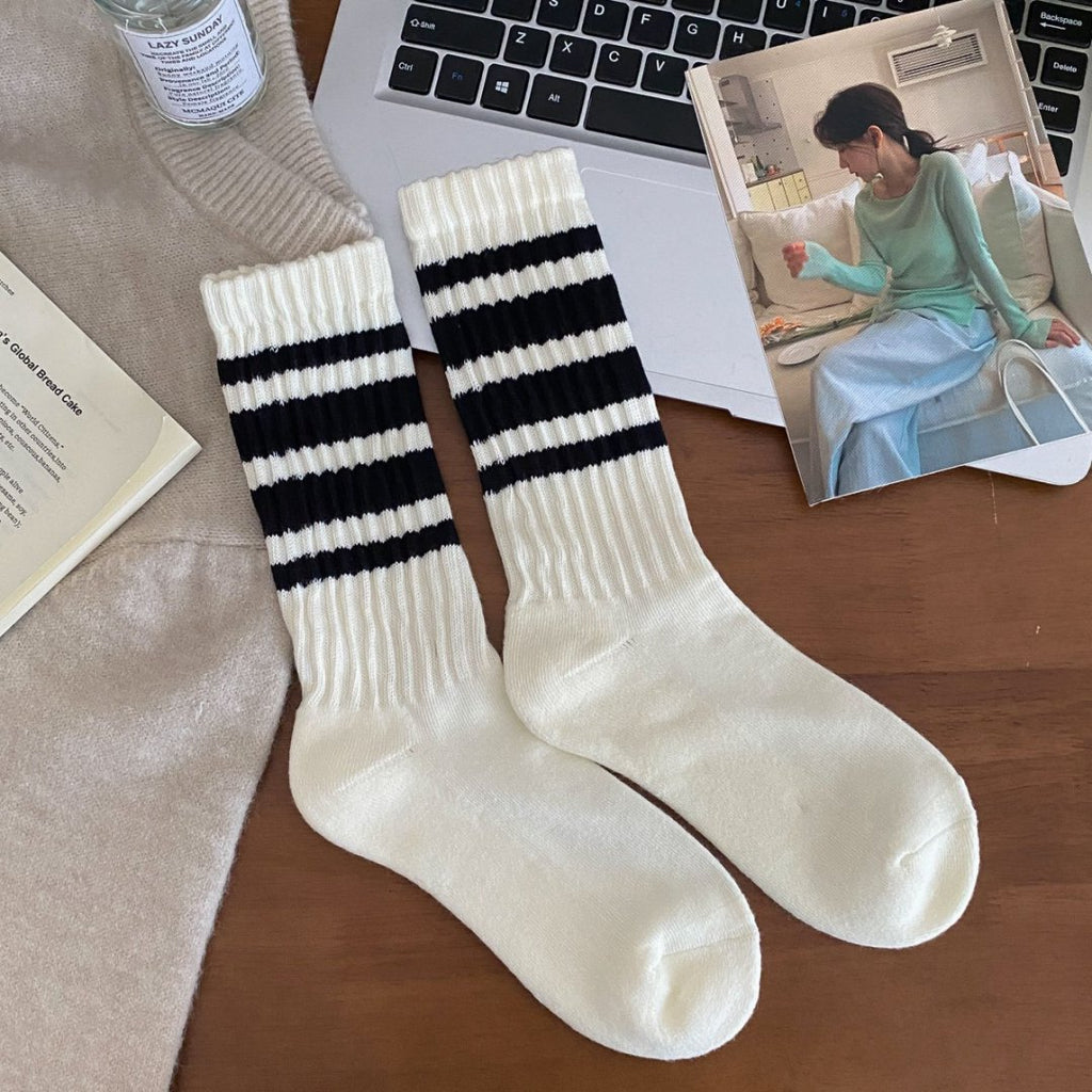 Varsity Stripe Ribbed Mid Calf Socks - White_B