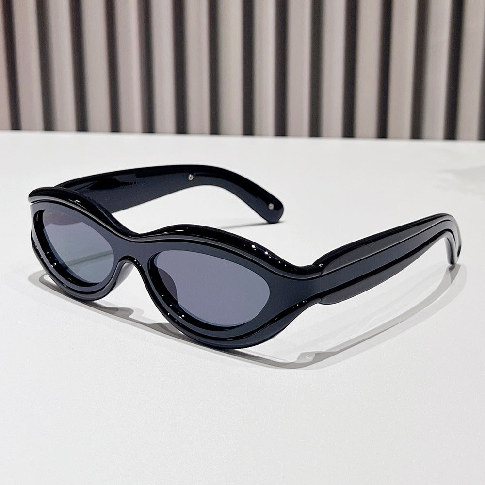 Two-Tone Vintage Statement Sunglasses - Black