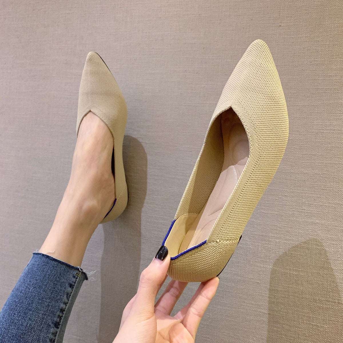 Foldable V-Cut Pointed Toe Knit Flats