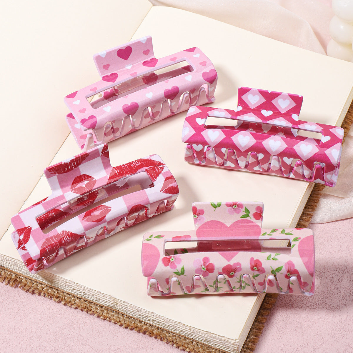 Valentine Print Rectangle Claw Clips And Scrunchies - 4pcs