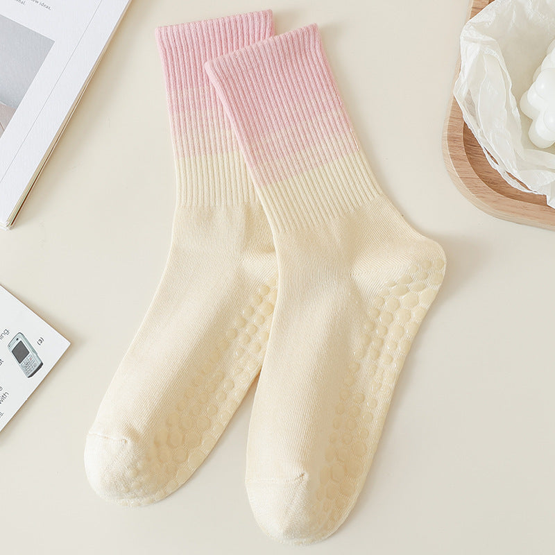 Gradient Grip Crew Socks for Yoga and Pilates - Pink
