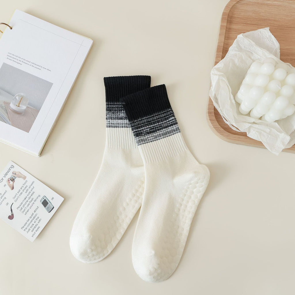 Gradient Grip Crew Socks for Yoga and Pilates - White