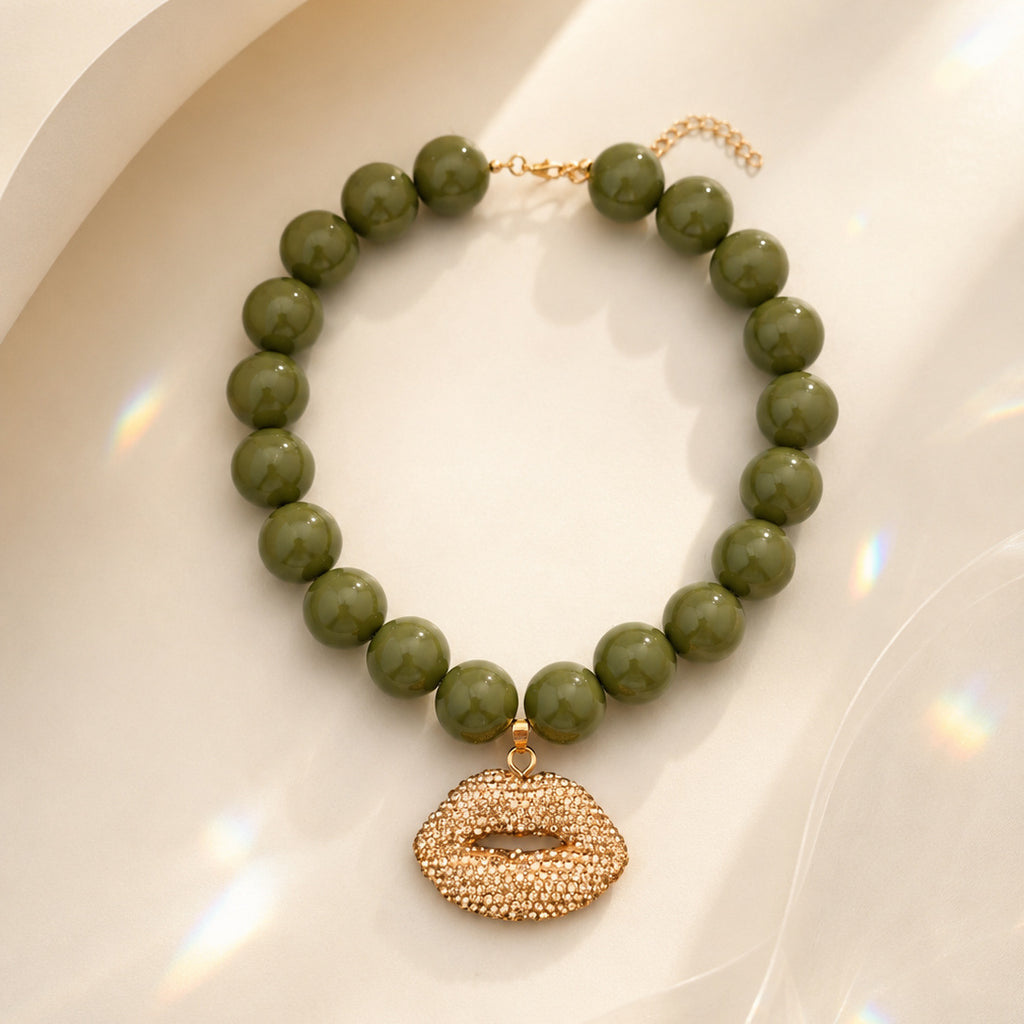 Rhinestone Lips Pendant Chunky Bead Necklace - Olive_Green