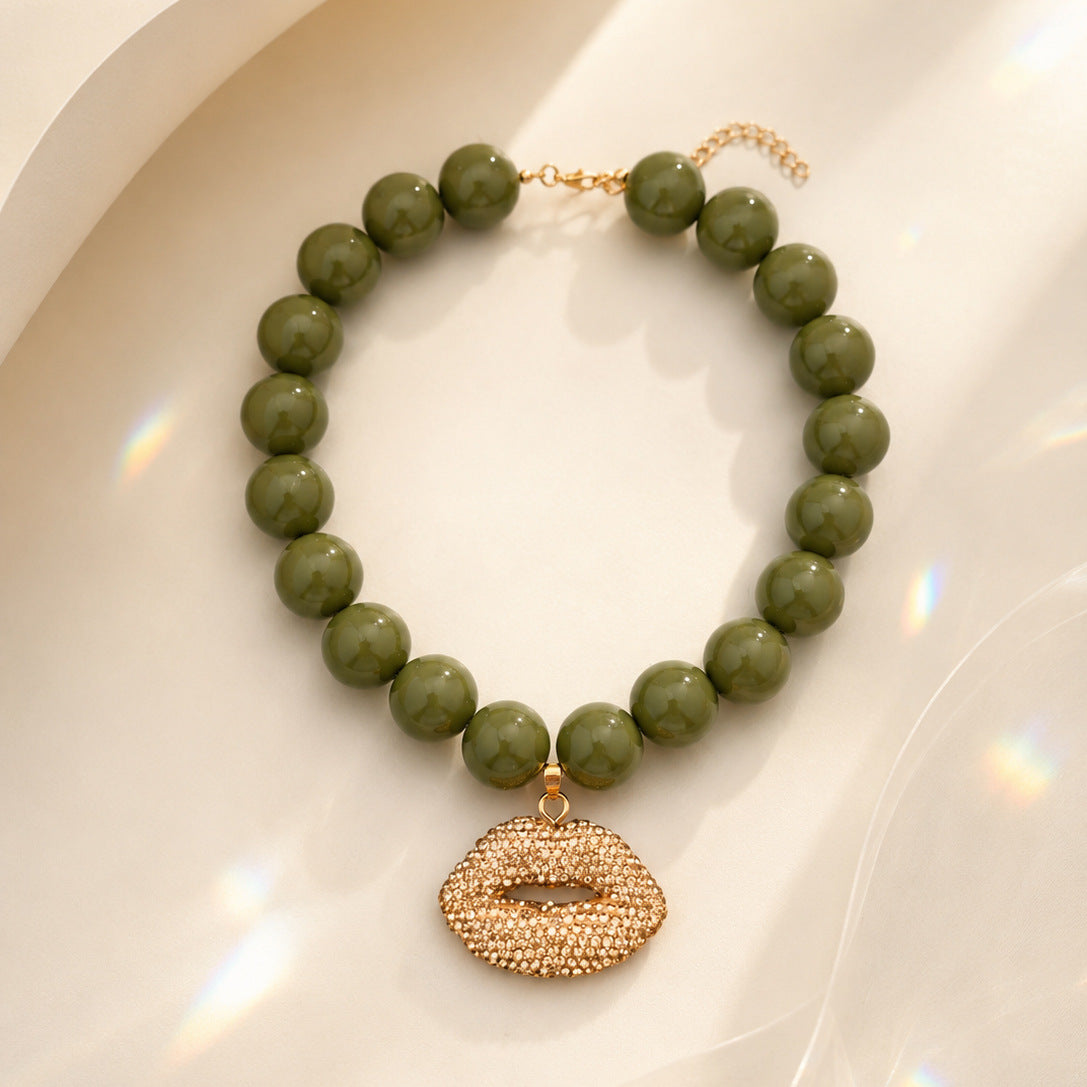 Rhinestone Lips Pendant Chunky Bead Necklace - Olive_Green