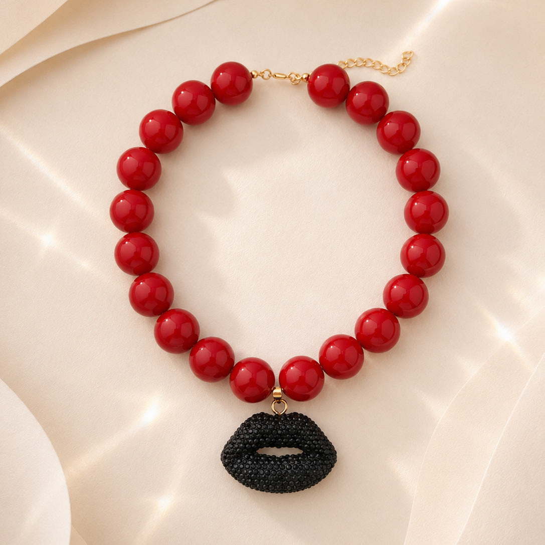 Rhinestone Lips Pendant Chunky Bead Necklace - Red