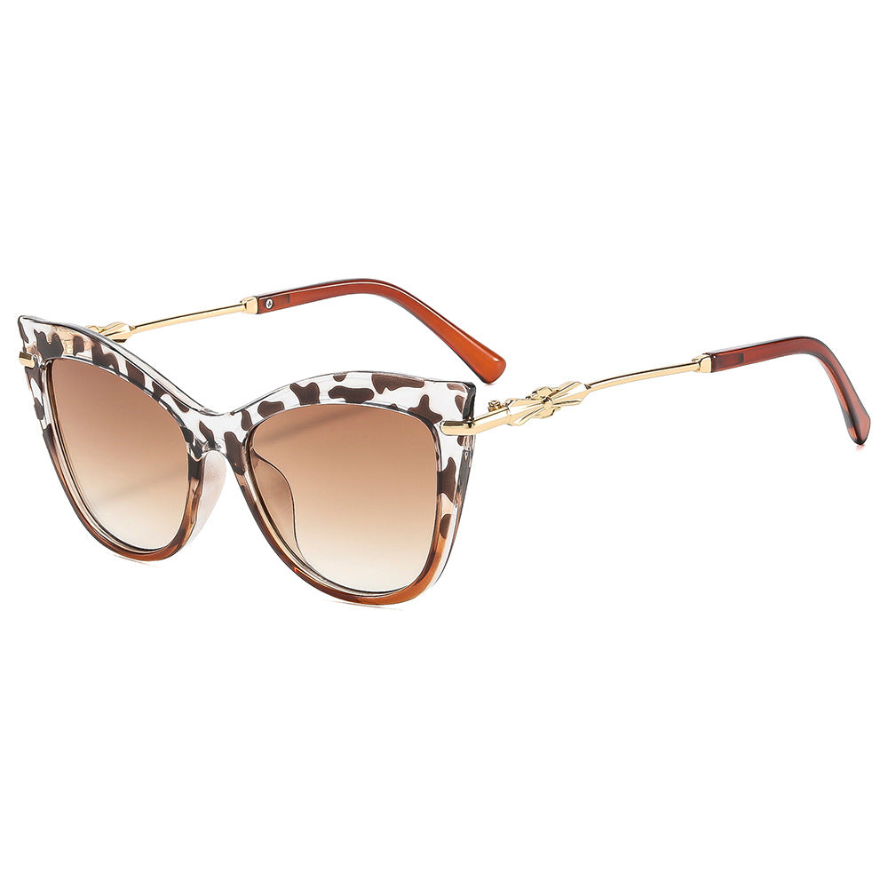 Winged Cat Eye Sunglasses With Metal Temples - Leopard_K