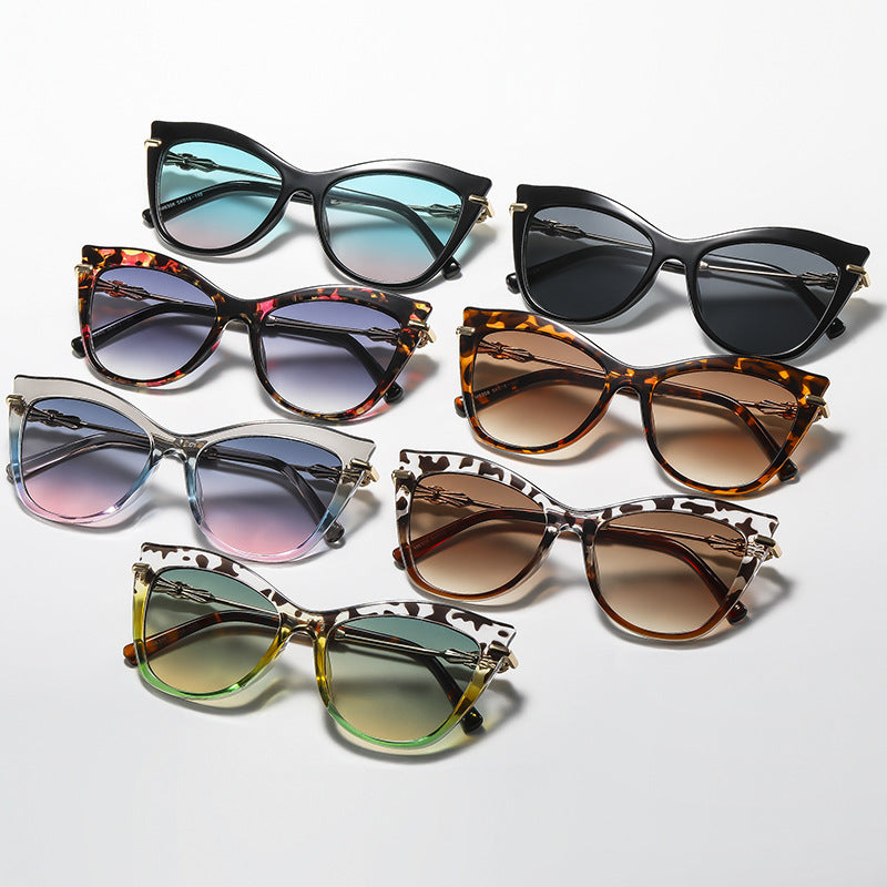Winged Cat Eye Sunglasses With Metal Temples - Leopard_K - 2