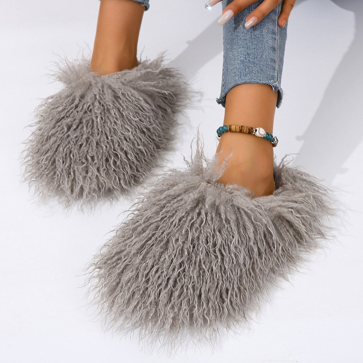 Curly Faux Fur Closed Toe Slippers - Gray