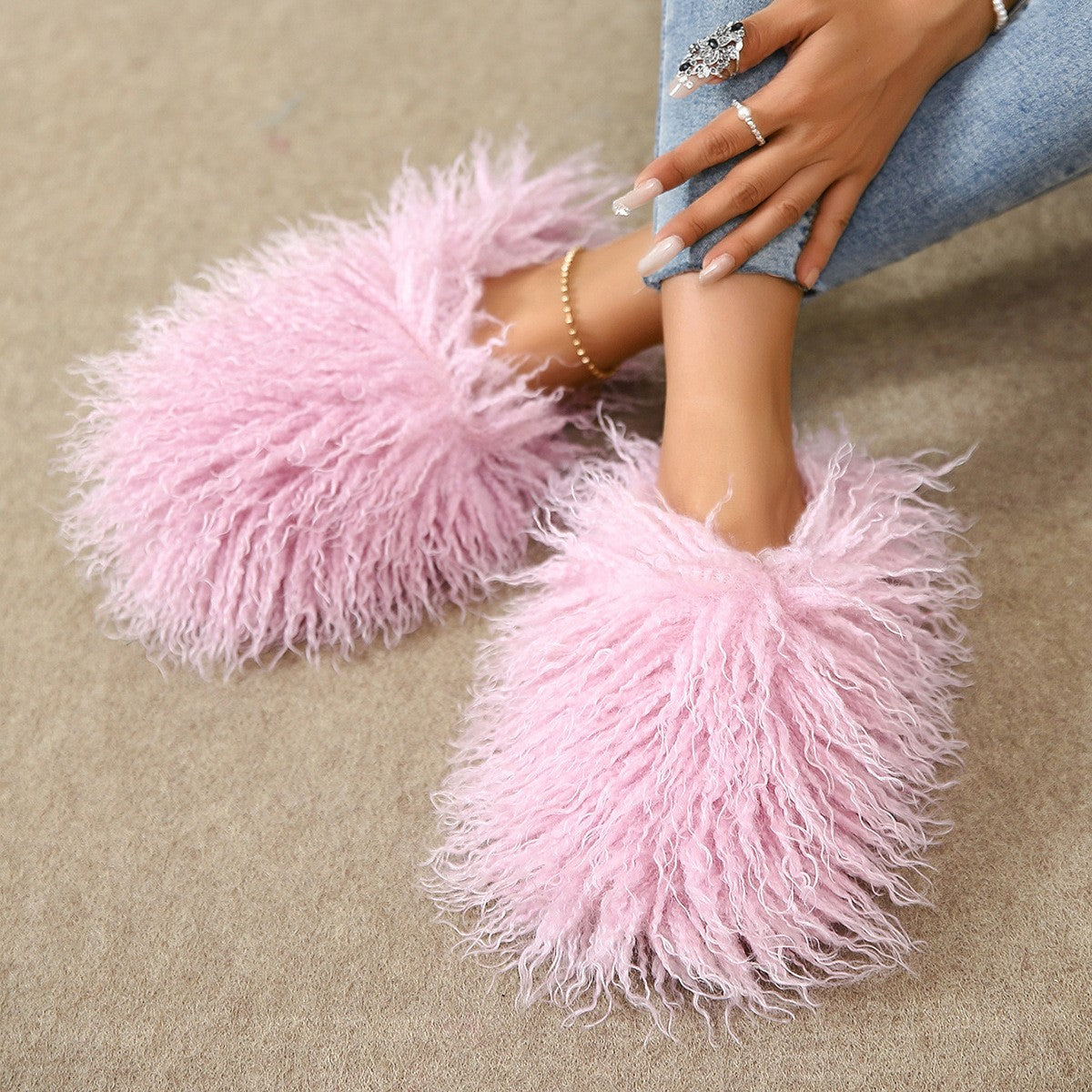 Curly Faux Fur Closed Toe Slippers