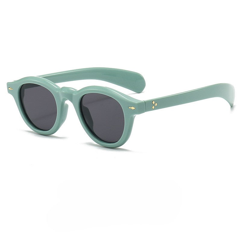 Round Retro Sunglasses With Rivet Detail - Color_02