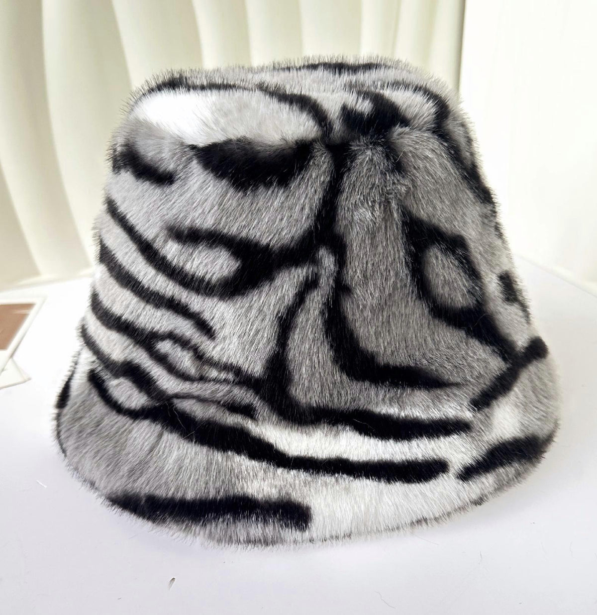 Fuzzy Tiger Stripe Bucket Hat for Cold Weather - Gray - 1
