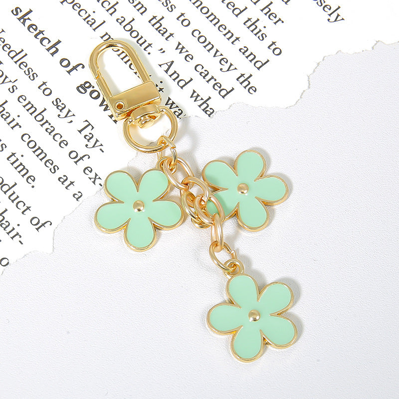 Enamel Daisy Cluster Keychain Charm - LightGreen