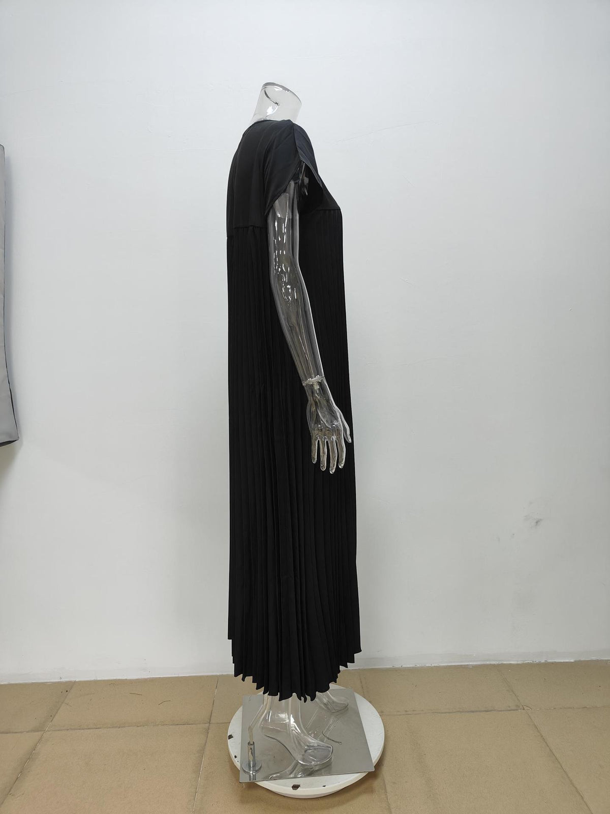 Pleated A Line Cap Sleeve Maxi Dress - black - 1