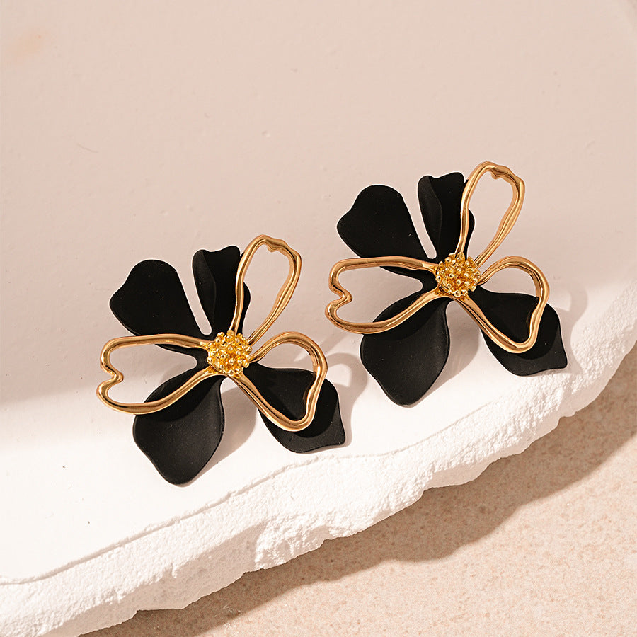 Open Wire Petal Floral Stud Earrings - Black