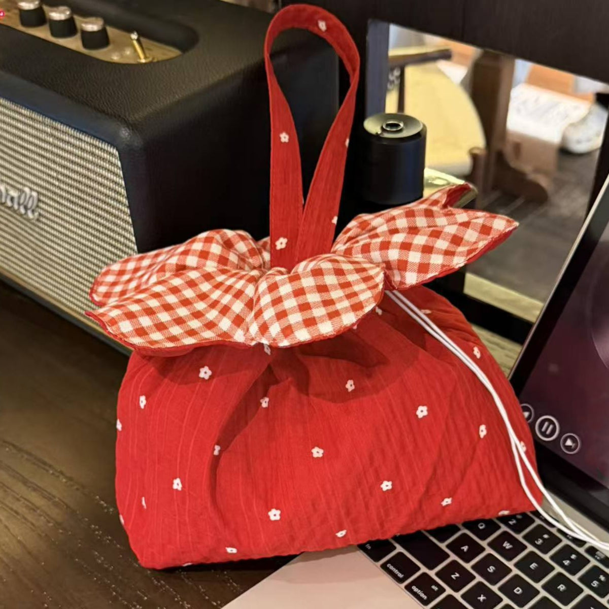 Flower Petal Drawstring Pouch With Top Handle - Red