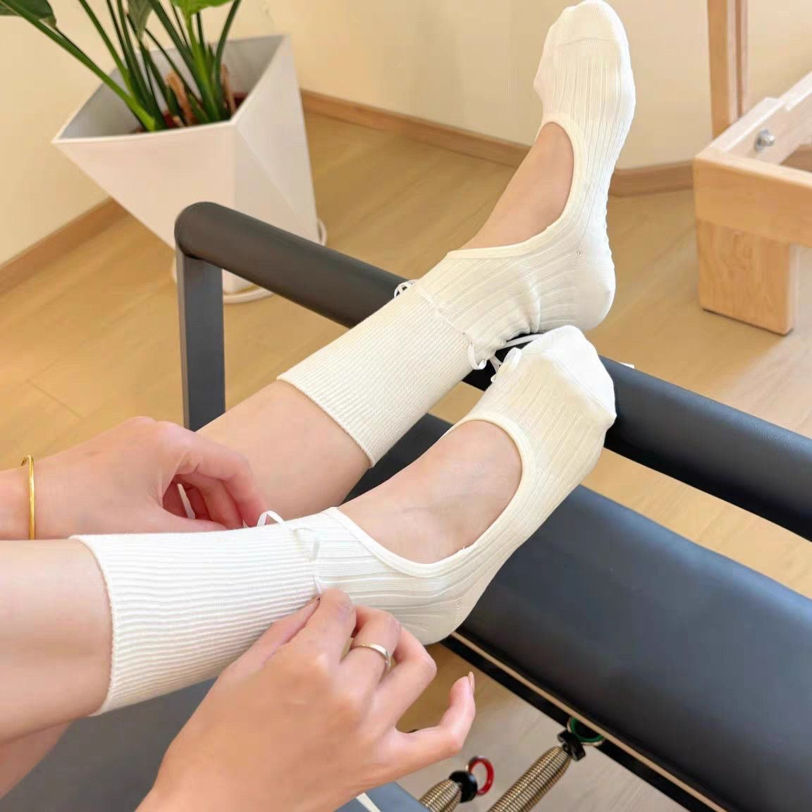 Ribbon Tie Non-Slip Pilates Grip Socks - White