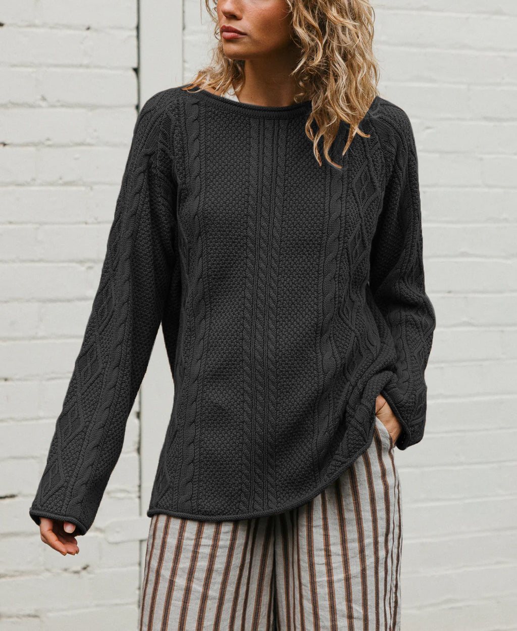 Cable Knit Crewneck Sweater With Curved Hem - Black