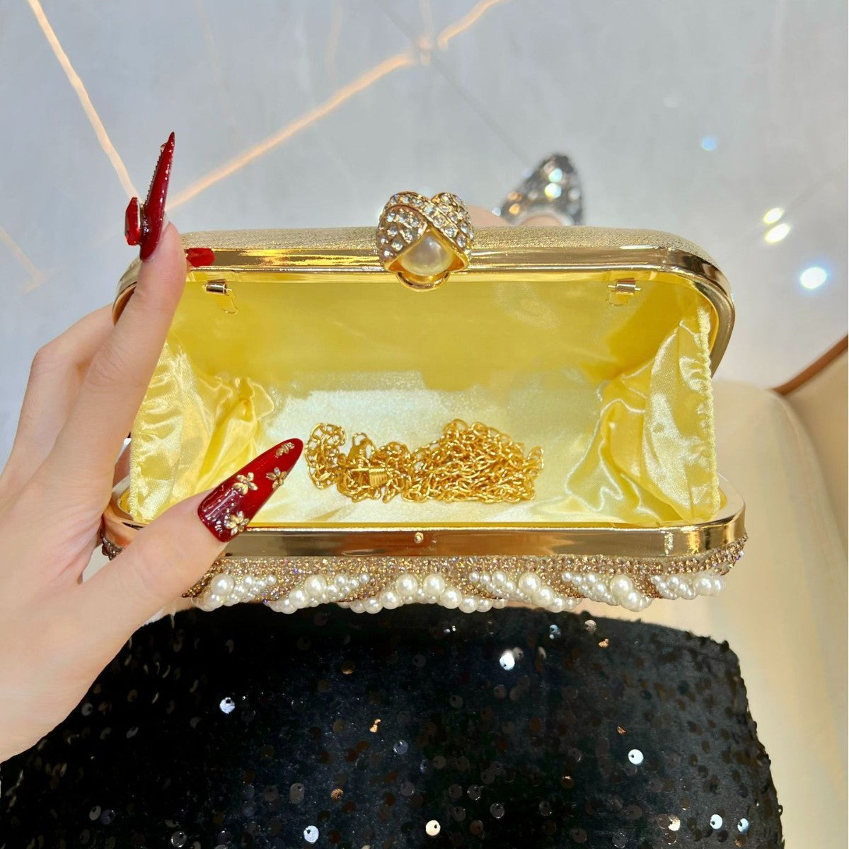 Pearl Teardrop Box Clutch with Chain Strap