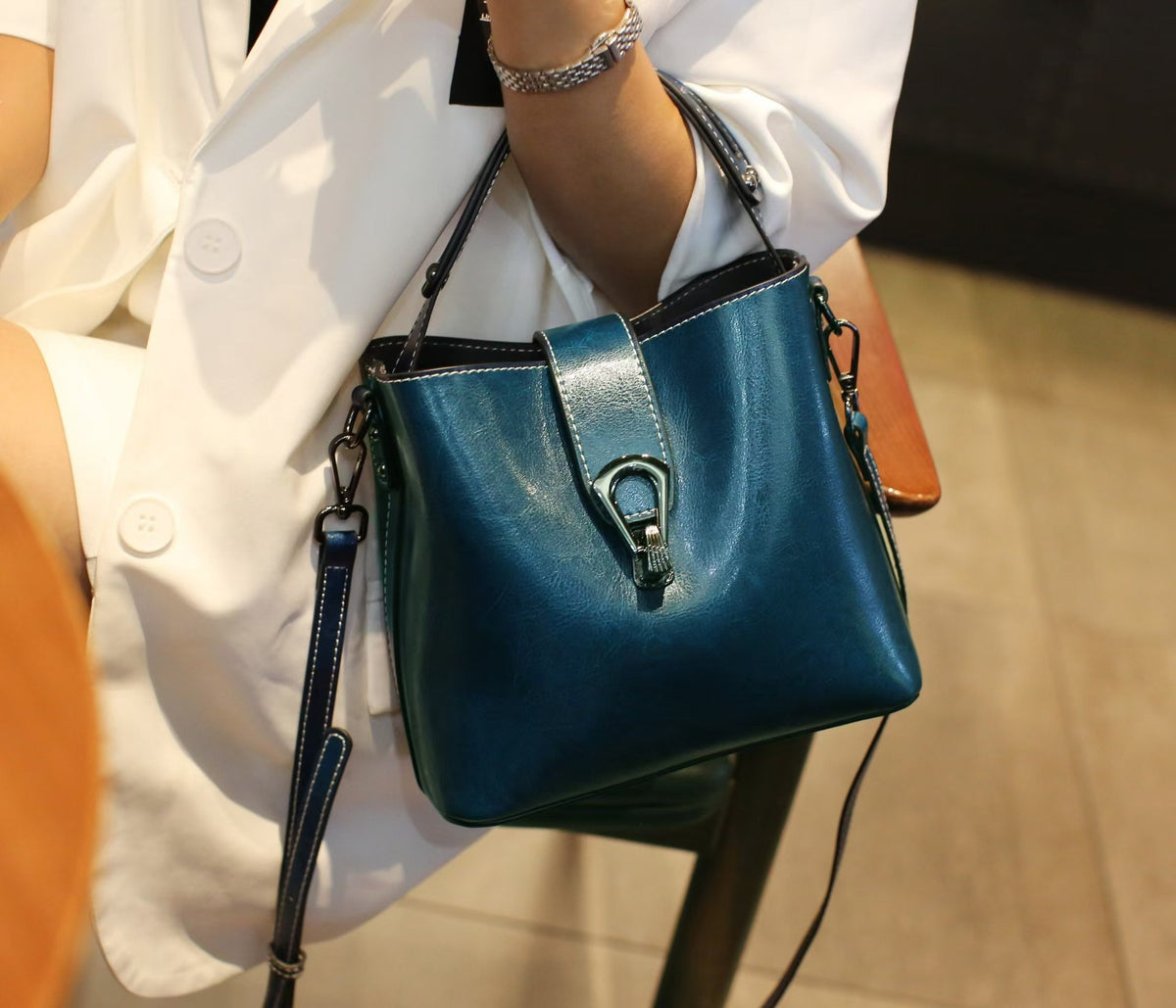Vintage Oil Wax Leather Bucket Bag - Peacock Blue