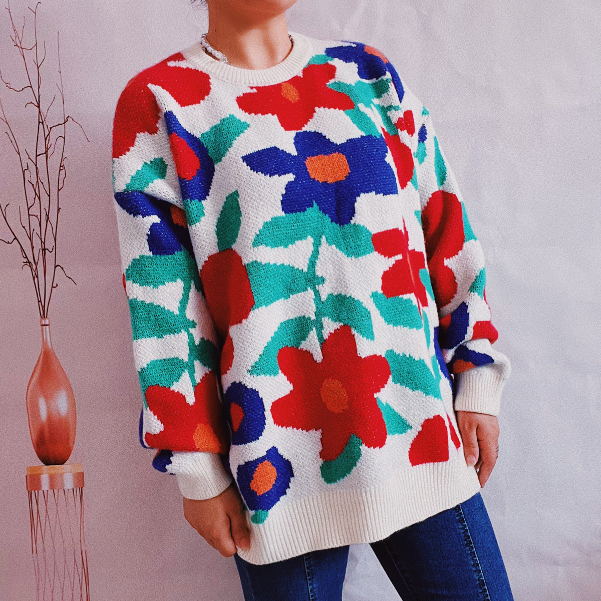 Bold Floral Jacquard Crewneck Sweater - White - 4