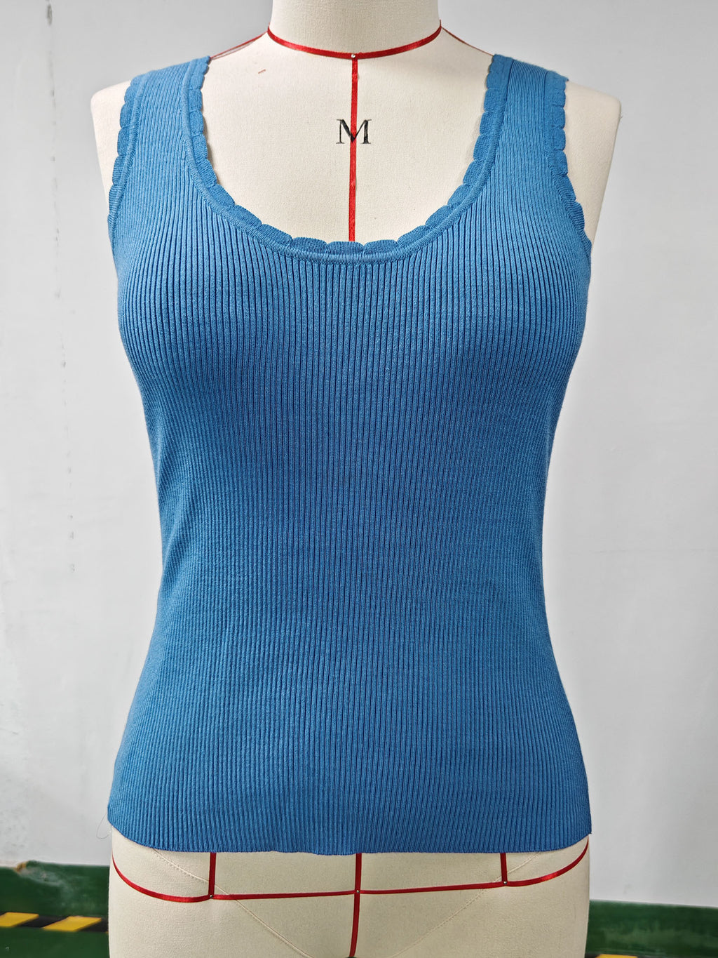 Scalloped Edge Ribbed Knit Tank Camisole - view 4