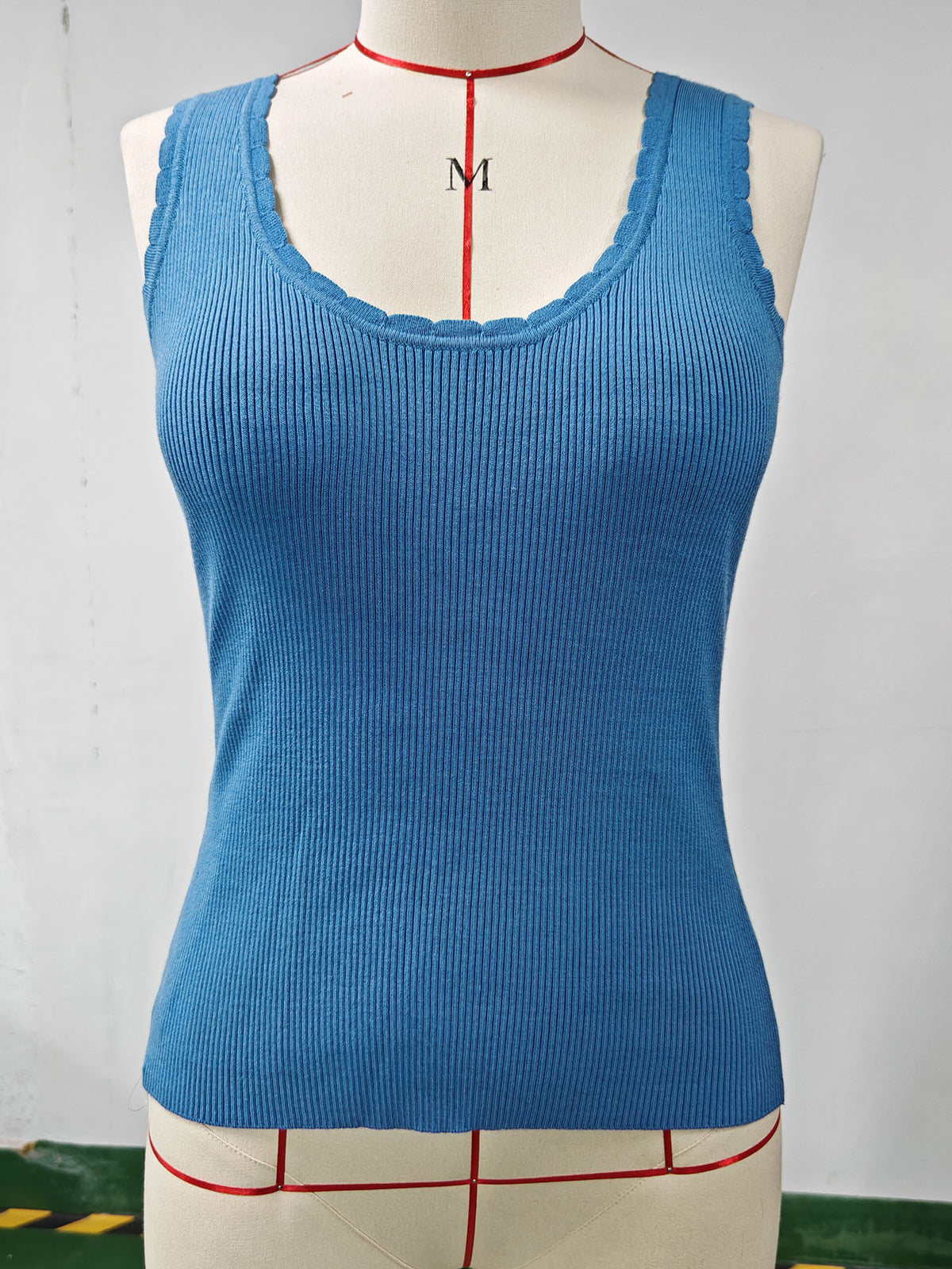 Scalloped Edge Ribbed Knit Tank Camisole - view 4