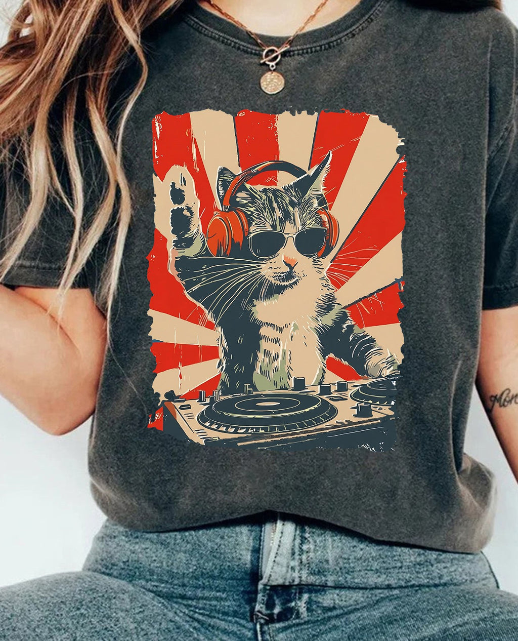 Vintage Wash DJ Cat Graphic T-Shirt - Black