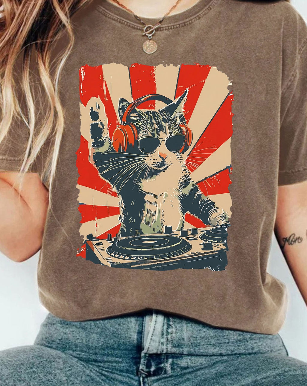 Vintage Wash DJ Cat Graphic T-Shirt - Coffee