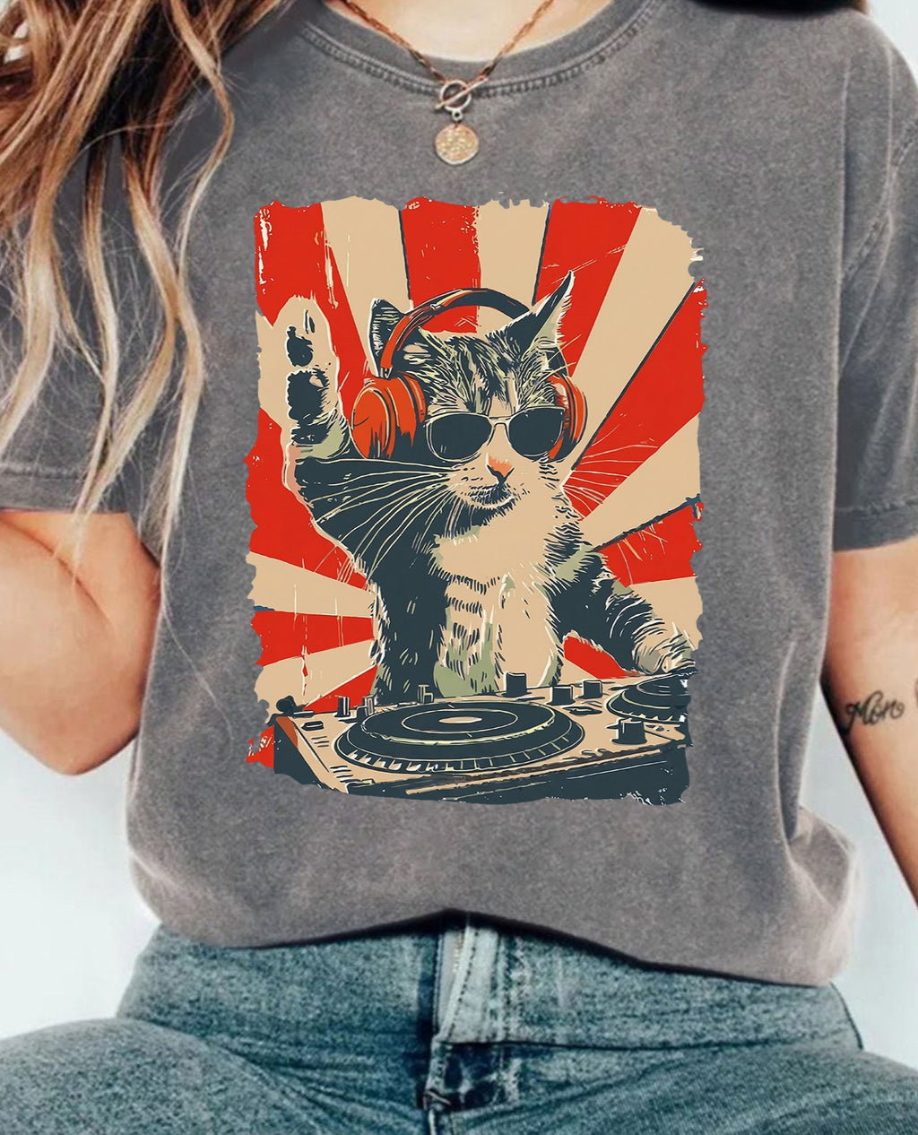 Vintage Wash DJ Cat Graphic T-Shirt - Grey