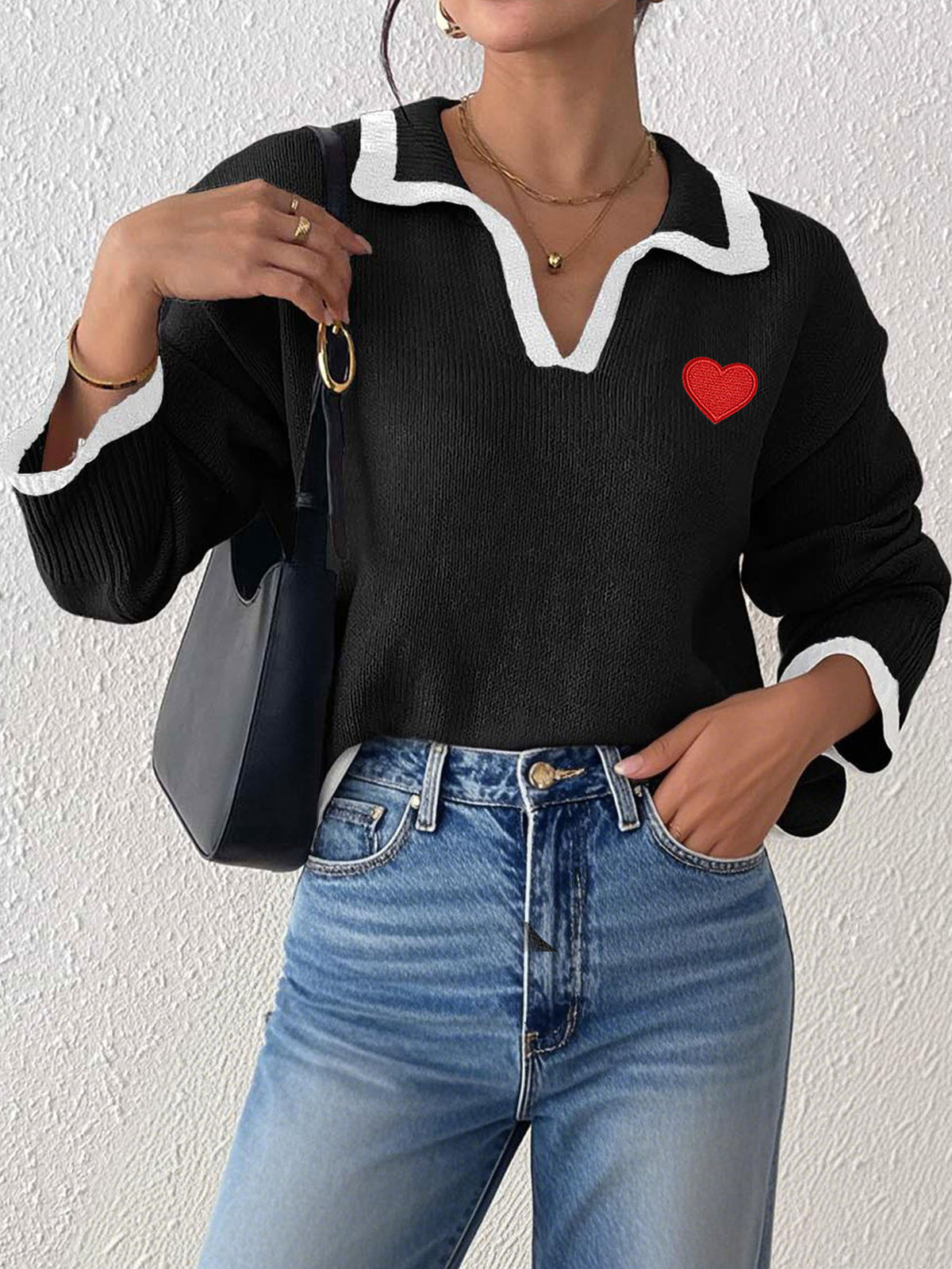 Contrast Tipped Collar Heart Knit Sweater - Black
