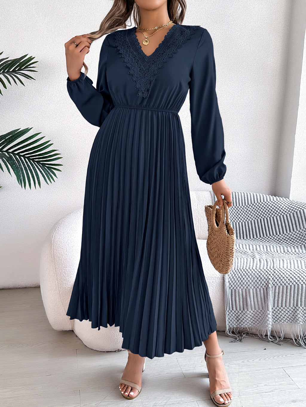 Lace V-Neck Pleated Long Sleeve Maxi Dress - Navyblue