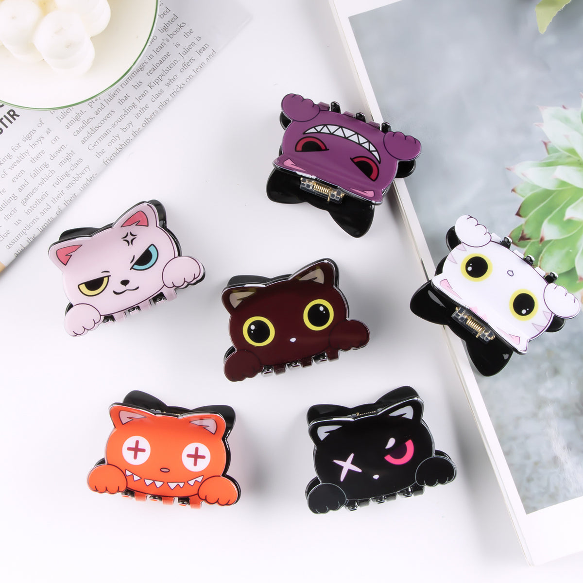 Cartoon Cat Face Claw Hair Clip - view 1