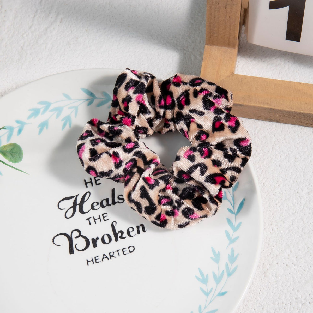 Soft Flannel Leopard Print Scrunchie - NO02
