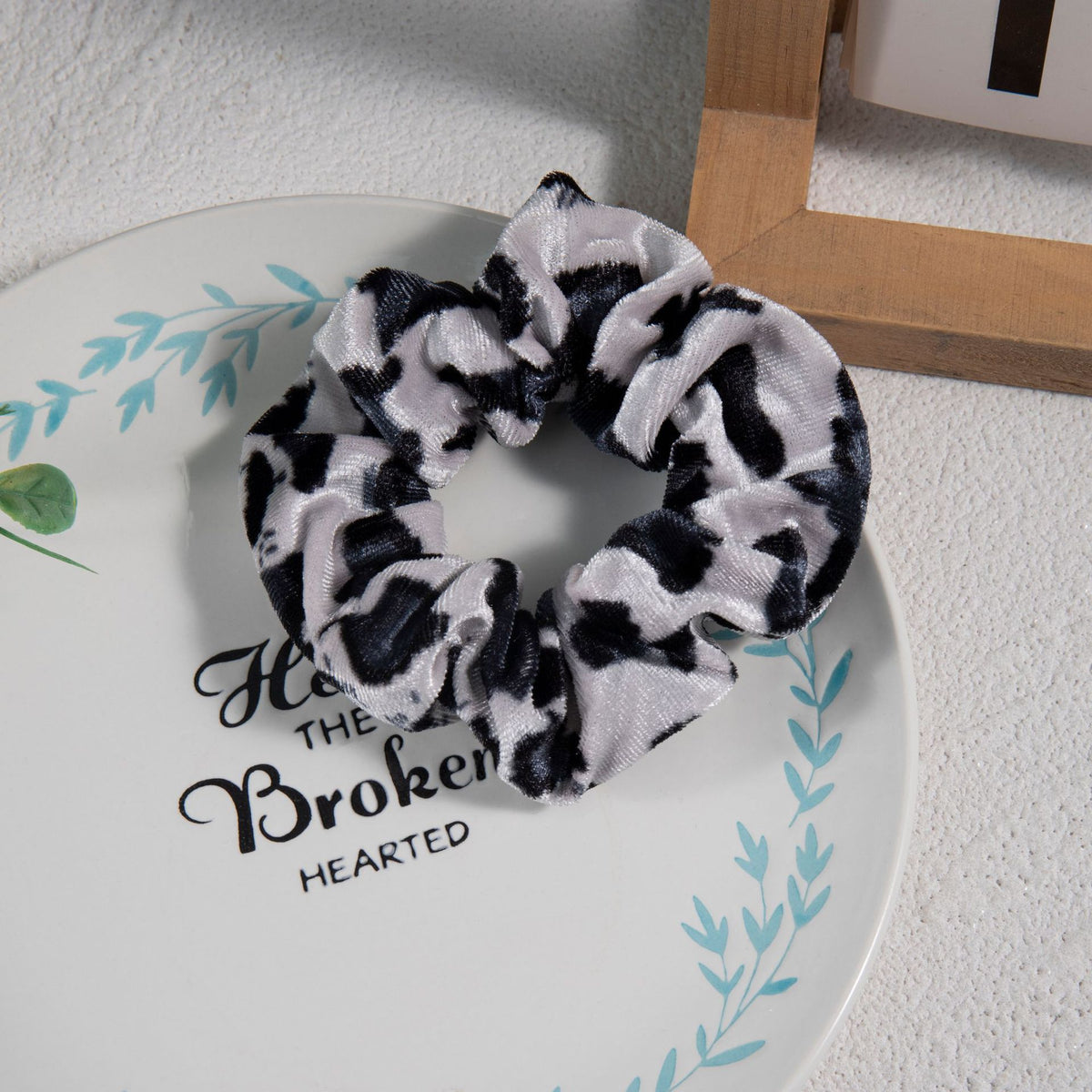 Soft Flannel Leopard Print Scrunchie - NO03