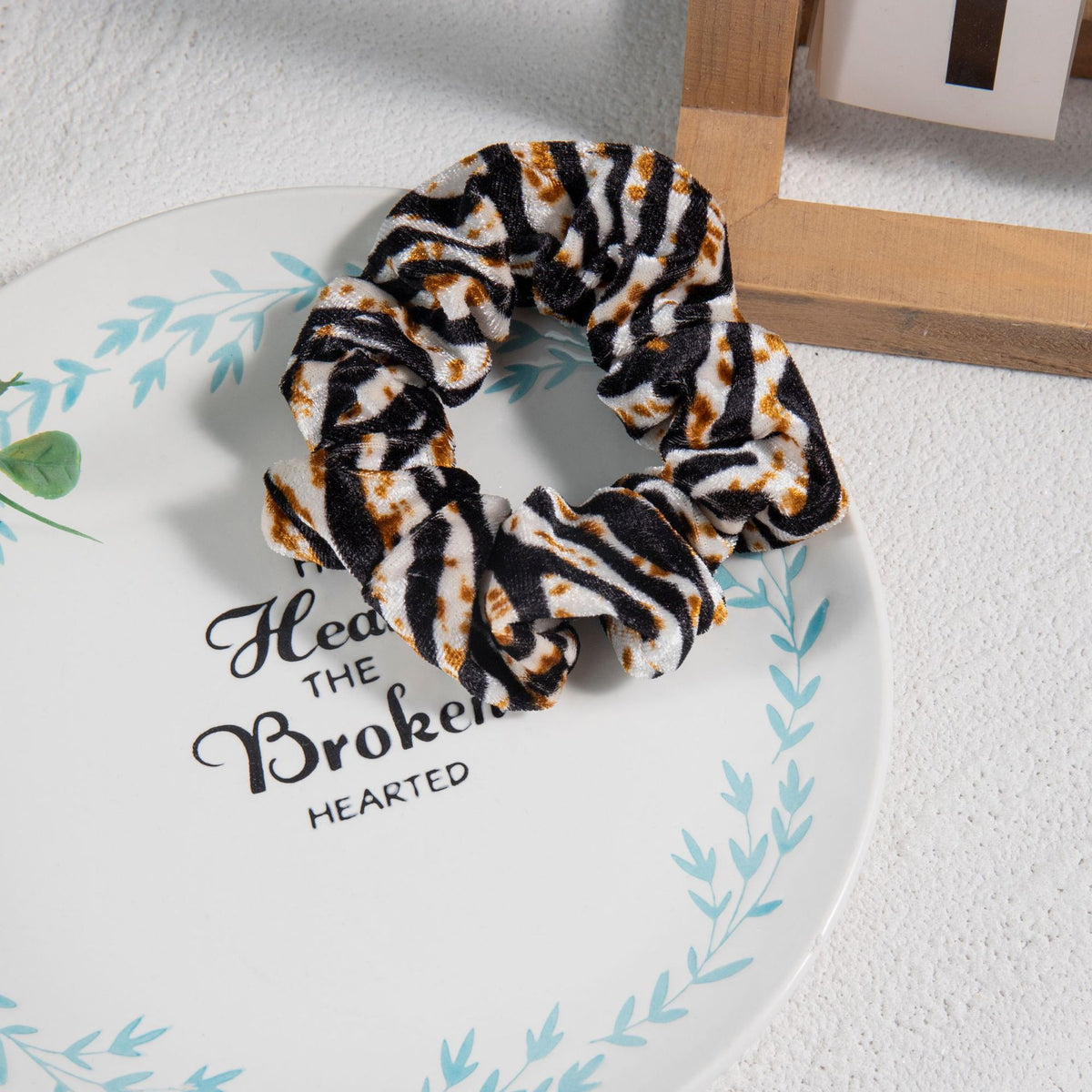 Soft Flannel Leopard Print Scrunchie - NO08