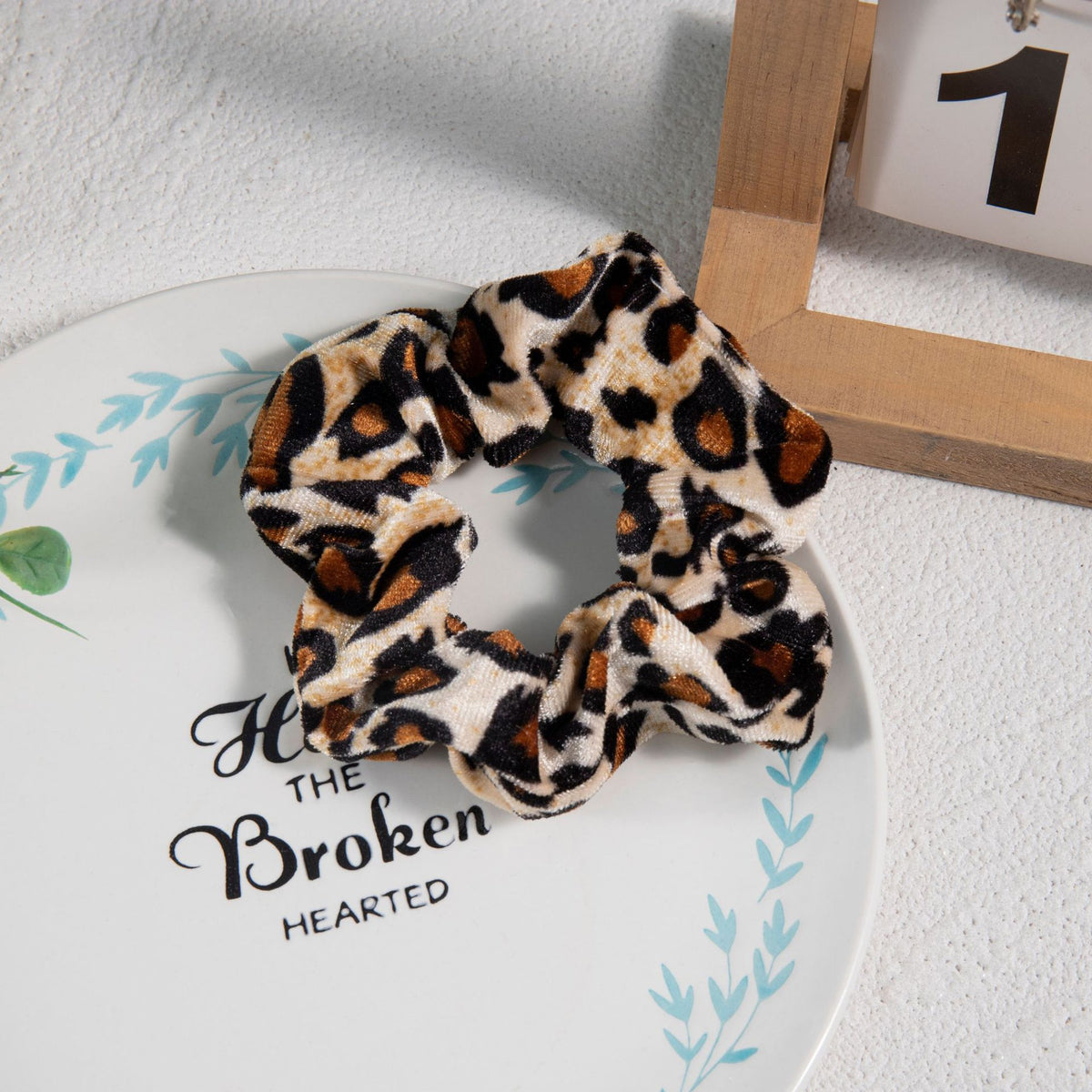 Soft Flannel Leopard Print Scrunchie - NO10
