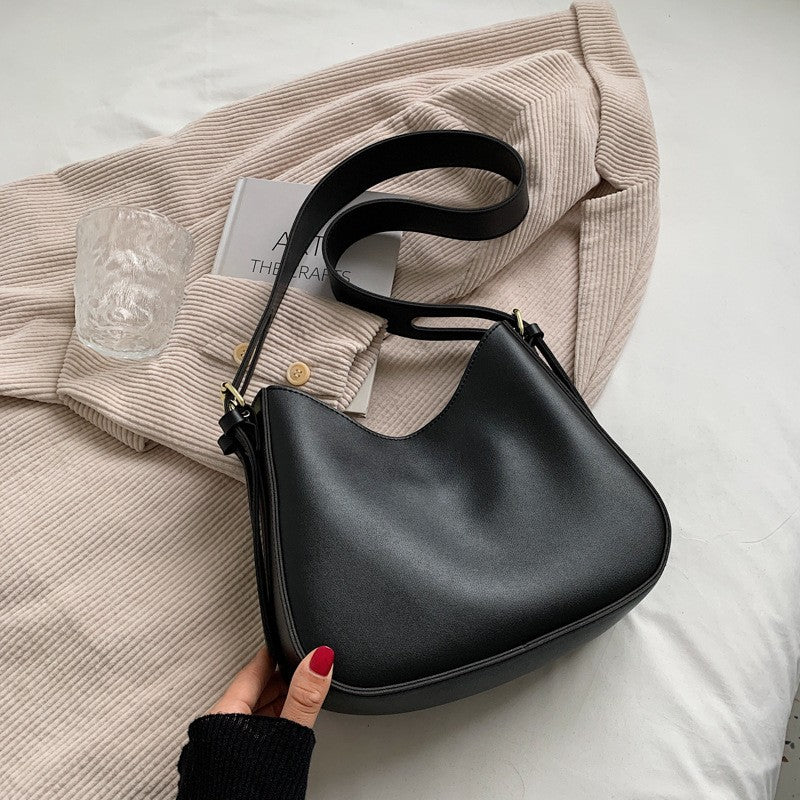 Slouchy Crescent Faux Leather Shoulder Bag - Black