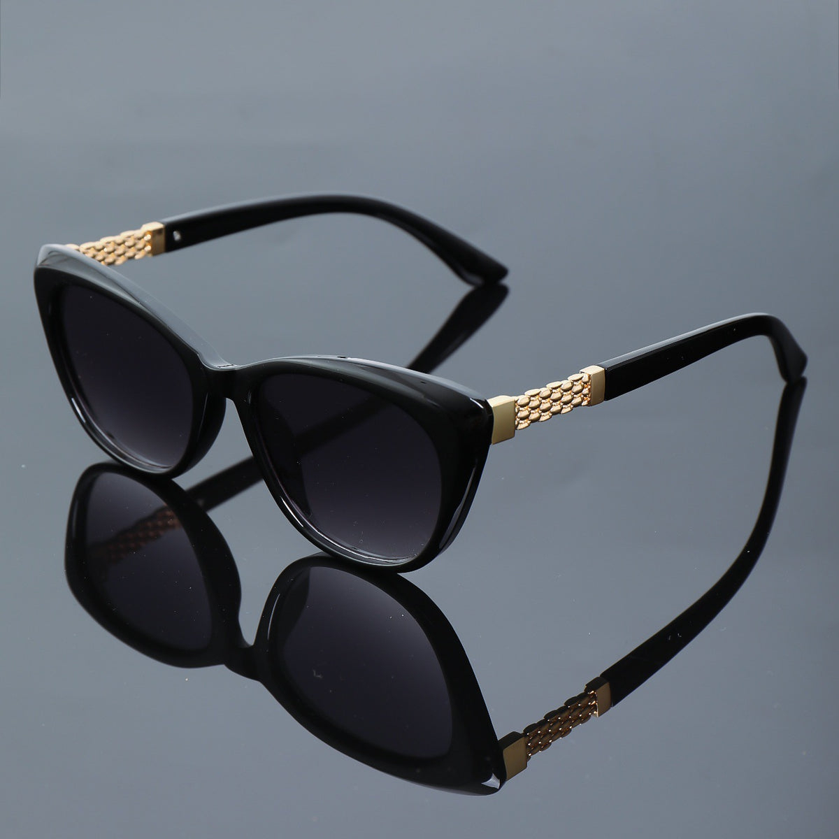 Retro Gradient Lens Cat Eye Sunglasses - Black