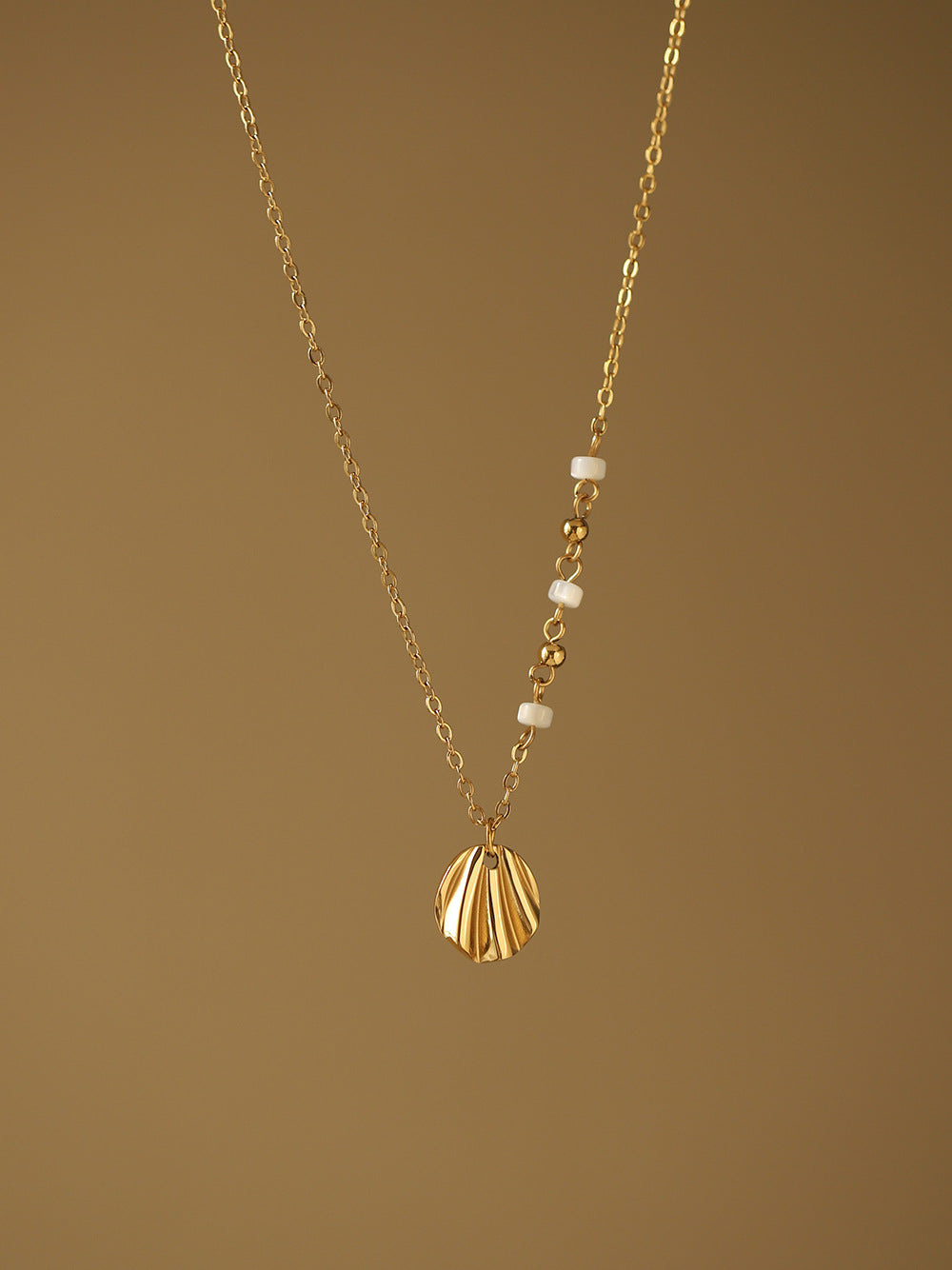 Shell Pendant Pearl Bead Chain Necklace - Gold - 1