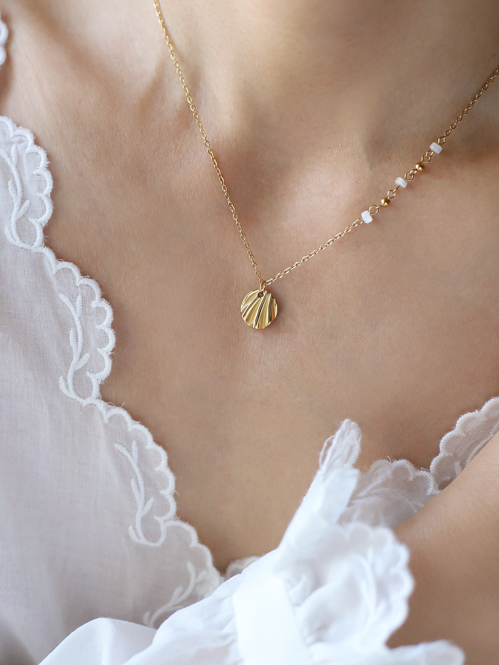 Shell Pendant Pearl Bead Chain Necklace - Gold - 4