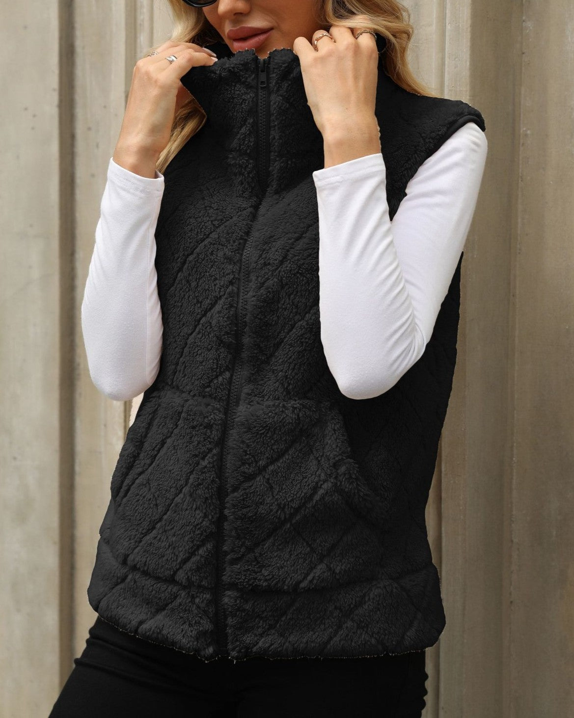 Diamond Stitch Plush Sleeveless Zip Vest - Black