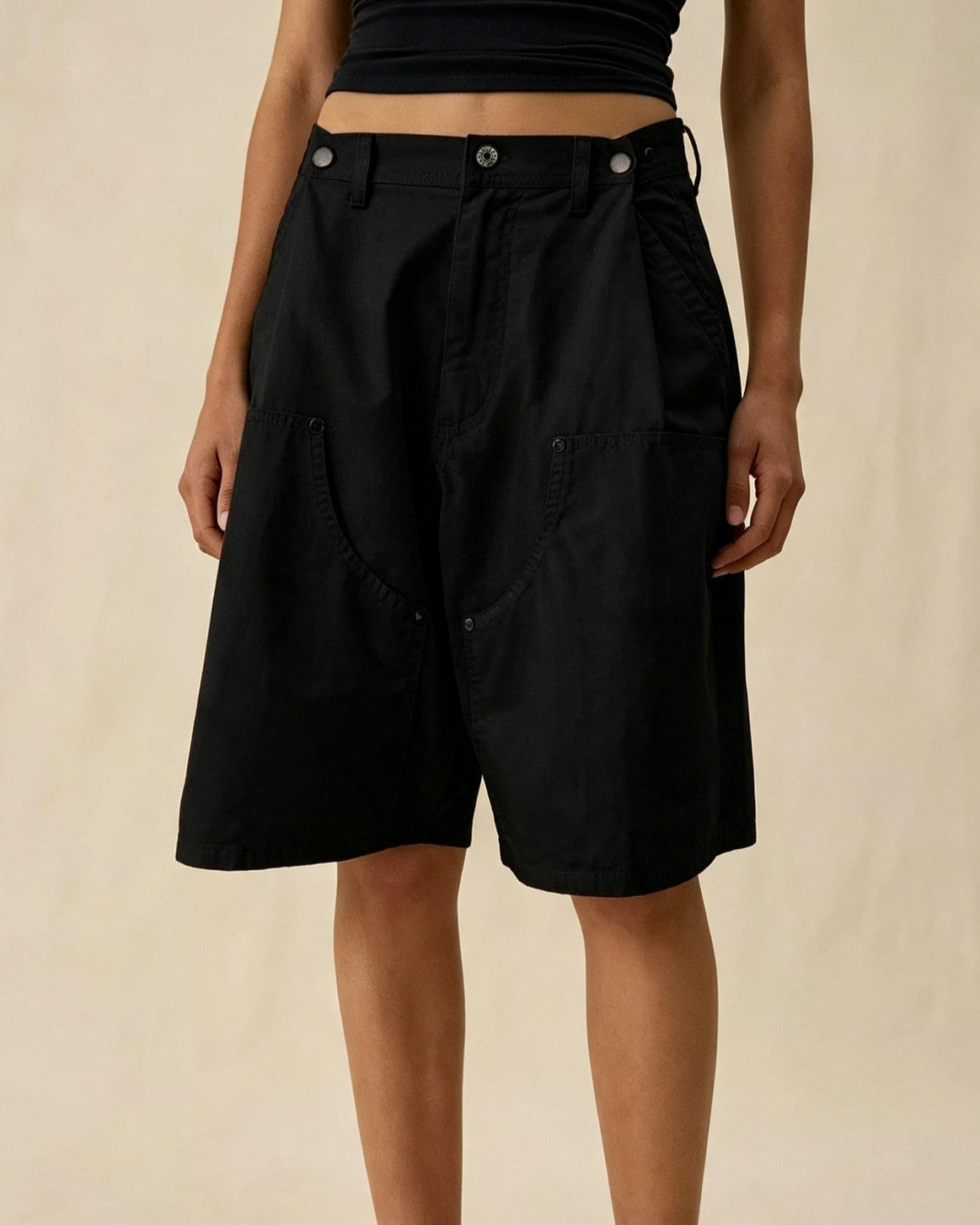 Wide Leg Bermuda Shorts With Curved Front Seams - Black