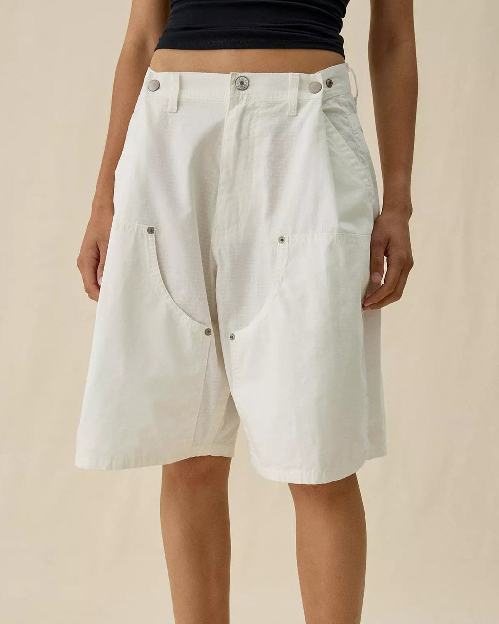Wide Leg Bermuda Shorts With Curved Front Seams - White