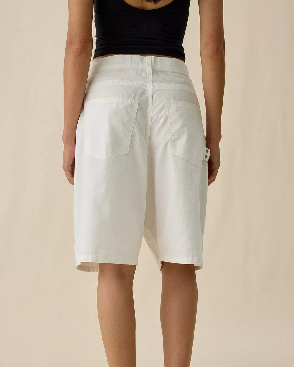 Wide Leg Bermuda Shorts With Curved Front Seams - White - 1