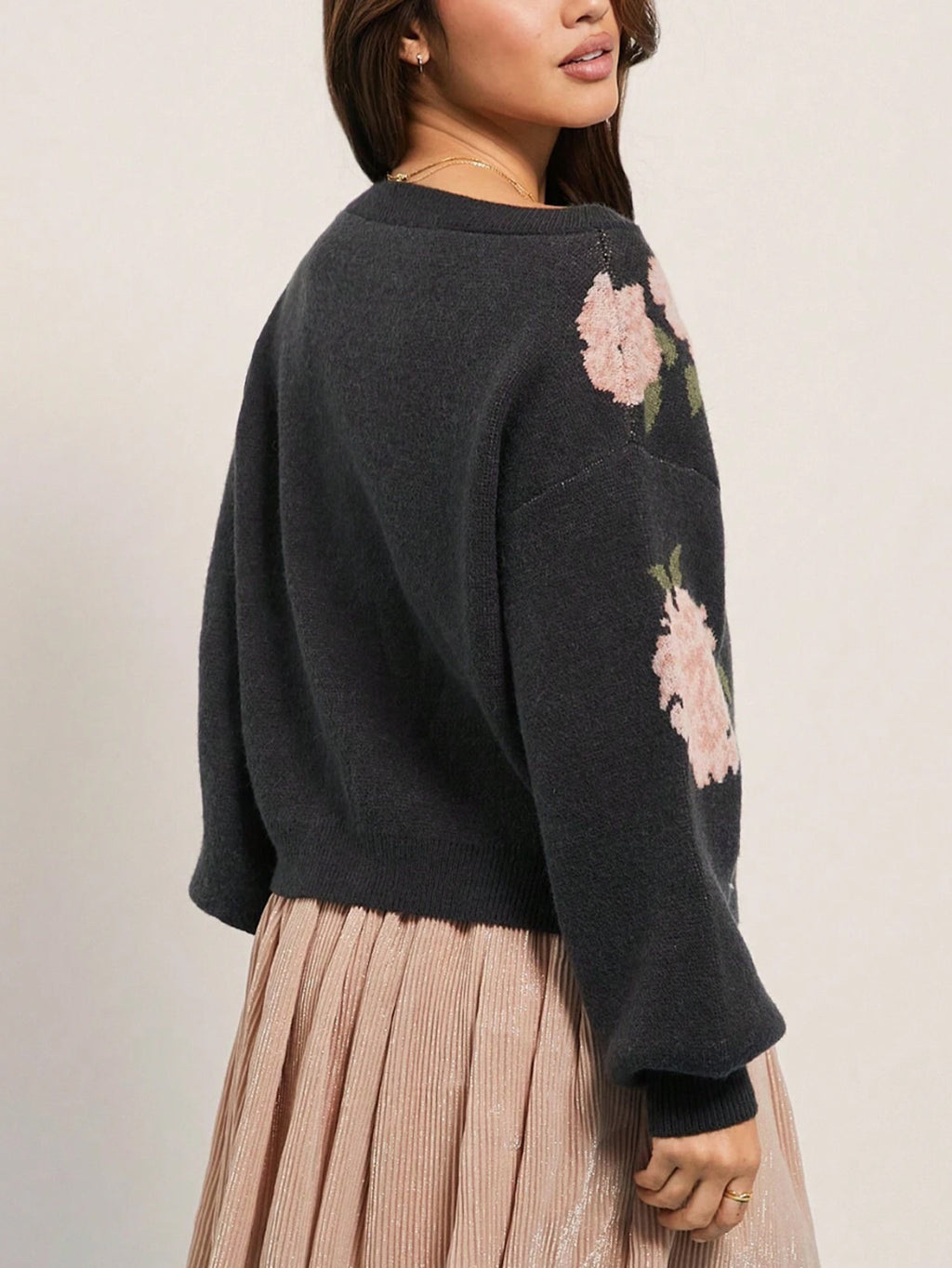Hydrangea Floral Crew Neck Knit Sweater - Black - 1